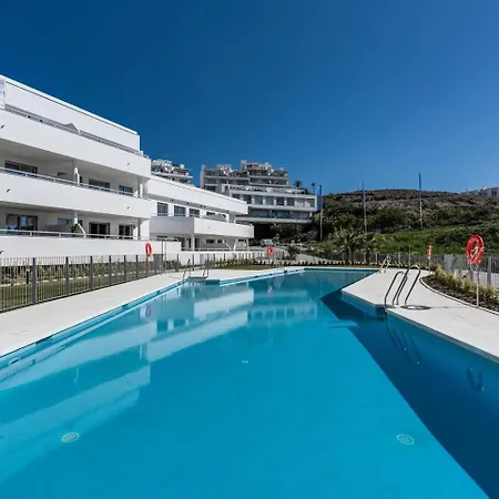 Family Friendly 3br L Pool And Terrace شقة إِستيبونا